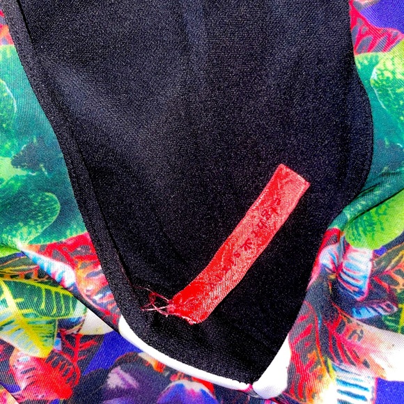 Floral Peplum top with v-shape in back - Picture 3 of 3